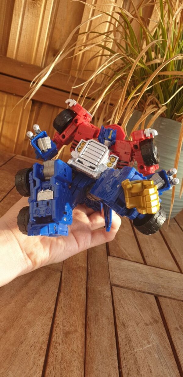 In Hand Image Of Transformers Legacy Commander Class Armada Optimus Prime  (3 of 39)